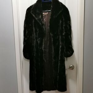 Vintage American Signature Elegant Dark Faux Fur Teddy Coat. Soft warm.